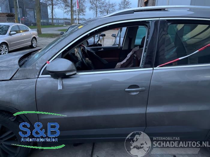 Volkswagen Tiguan Tiguan (5N1/2), SUV, 2007 / 2018 2.0 TSI 16V 4Motion