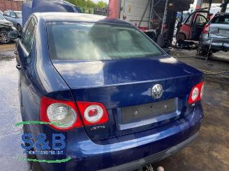 Volkswagen Jetta Jetta III (1K2), Sedan, 2005 / 2010 1.6 FSI 16V picture 20