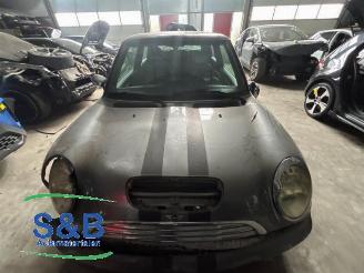 Vrakbiler auto Mini Cooper S Mini Cooper S (R53), Hatchback, 2002 / 2006 1.6 16V 2004/7