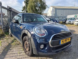 Schadeauto Mini One 1.2 12V One Hatchback 4Dr Benzine 1.198cc 75kW (102pk) FWD 2014-05/2017-10 (XS11; XS12) B38A12A 2015/11