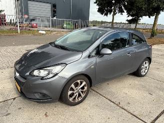 Voiture accidenté Opel Corsa-E 1.4 16V Hatchback  Benzine 1.398cc 66kW (90pk) FWD 2014-09  B14XER 2017/10