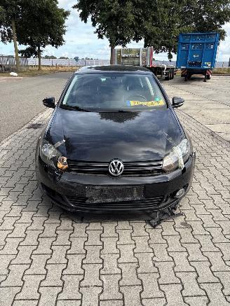 damaged passenger cars Volkswagen Golf 1.2 TSI Hatchback  Benzine 1.197cc 63kW (86pk) FWD 2010-05/2012-11  CBZA 2010/1