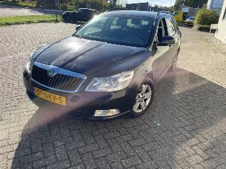 skadebil auto Skoda Octavia 1.6 TDI Greenline Combi/o 4Dr Diesel 1.598cc 77kW (105pk) 2010/10