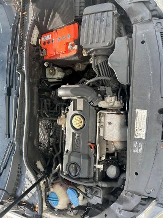 Volkswagen Golf 1.4 TSI 122 16V Hatchback  Benzine 1.390cc 90kW (122pk) FWD 2008-10/2012-11  CAXA picture 22
