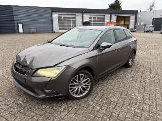 Voiture accidenté Seat Leon 1.2 TSI Ecomotive 16V Combi/o 4Dr Benzine 1.197cc 77kW (105pk) FWD 2013-08/2014-04  CJZA 2014/6