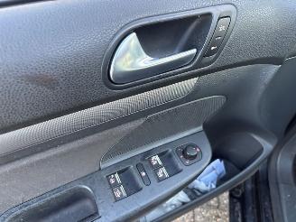 Volkswagen Jetta 1.6 FSI 16V Sedan 4Dr Benzine 1.598cc 85kW (116pk) FWD 2005-09/2008-06 (1K2) BLF; EURO4 picture 17