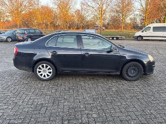 Volkswagen Jetta 1.6 FSI 16V Sedan 4Dr Benzine 1.598cc 85kW (116pk) FWD 2005-09/2008-06 (1K2) BLF; EURO4 picture 8
