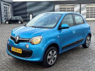 Schadeauto Renault Twingo 1.0 SCe 70 12V Hatchback 4Dr Benzine 999cc 52kW (71pk) RWD 2014-09 (AHB0; AHB1; AHB3; AHB4; AH0BE2M7) H4D400; H4DA4 2015/1