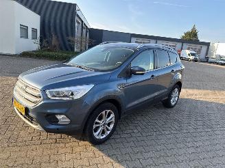 skadebil auto Ford Kuga 1.5 EcoBoost 16V 150 SUV  Benzine 1.499cc 110kW (150pk) FWD 2018/8