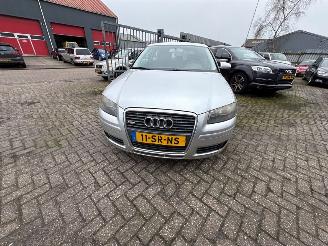 Unfallwagen Audi A3 1.6 Hatchback 2Dr Benzine 1.595cc 75kW (102pk) FWD 2005-06/2012-09 (8P1) BSE 2006/4