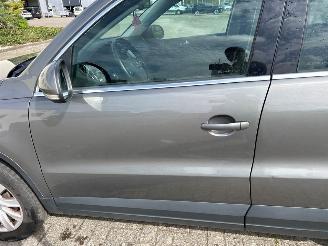 Volkswagen Tiguan 1.4 TSI 16V SUV  Benzine 1.390cc 110kW (150pk) FWD 2008-03/2011-05 (5N1) CAVA picture 12