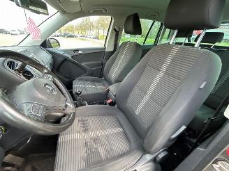 Volkswagen Tiguan 1.4 TSI 16V SUV  Benzine 1.390cc 110kW (150pk) FWD 2008-03/2011-05 (5N1) CAVA picture 14
