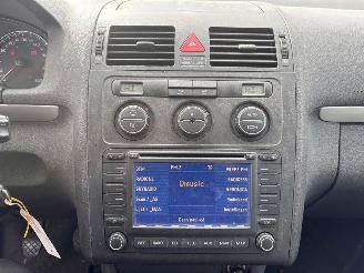 Volkswagen Touran 2.0 FSI 16V MPV  Benzine 1.984cc 110kW (150pk) FWD 2004-05/2005-11 (1T1) BLX picture 24