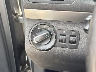 Volkswagen Touran 2.0 FSI 16V MPV  Benzine 1.984cc 110kW (150pk) FWD 2004-05/2005-11 (1T1) BLX picture 27