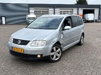 Auto incidentate Volkswagen Touran 2.0 FSI 16V MPV  Benzine 1.984cc 110kW (150pk) FWD 2004-05/2005-11 (1T1) BLX 2006/5