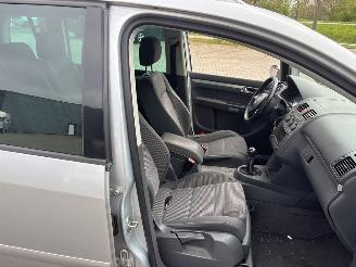 Volkswagen Touran 2.0 FSI 16V MPV  Benzine 1.984cc 110kW (150pk) FWD 2004-05/2005-11 (1T1) BLX picture 22