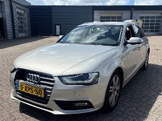 krockskadad bil auto Audi A4 Avant 2.0 TDI 16V Combi/o  Diesel 1.968cc 100kW (136pk) FWD 2010-11/2014-10 (8K5) CJCB 2014/6