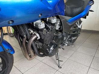 Kawasaki ZR - 7  picture 9