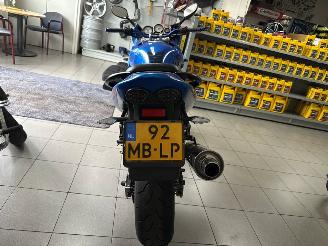 Kawasaki ZR - 7  picture 6