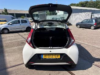 Toyota Aygo 1.0 12V VVT-i Hatchback  Benzine 998cc 53kW (72pk) FWD 2018-03 (KGB40) 1KRFE picture 16