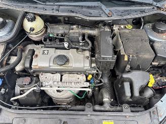 Peugeot 206 1.4 XR,XS,XT,Gentry Hatchback  Benzine 1.360cc 55kW (75pk) FWD 2005-04/2012-12 (2CKFW; 2AKFW) TU3A; KFW picture 3