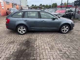 Skoda Octavia 1.2 TSI 16V Combi/o 4Dr Benzine 1.197cc 77kW (105pk) FWD 2012-11/2020-07  CJZA picture 3