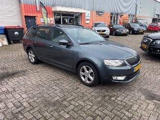 Skoda Octavia 1.2 TSI 16V Combi/o 4Dr Benzine 1.197cc 77kW (105pk) FWD 2012-11/2020-07  CJZA picture 2