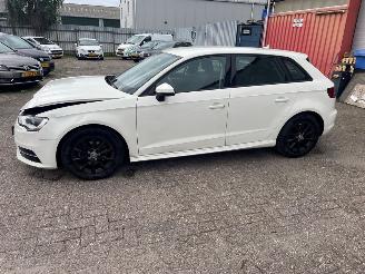 Audi A3 1.6 TDI Ultra 16V Hatchback 4Dr Diesel 1.598cc 81kW (110pk) FWD 2013-09/2015-04 (8VA; 8VF) CRKB picture 4