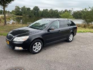 Damaged car Skoda Octavia 1.2 TSI Combi/o 4Dr Benzine 1.197cc 77kW (105pk) FWD 2010-02/2013-04 (1Z5) CBZB 2011/3