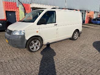 krockskadad bil bedrijf Volkswagen Transporter 1.9 TDi Bestel  Diesel 1.896cc 63kW (86pk) FWD 2003-04/2009-11 (7HA; 7HH; 7HK) AXC 2004/5