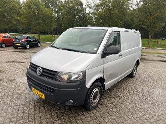 damaged commercial vehicles Volkswagen Transporter 2.0 TDI DRF Bestel  Diesel 1.968cc 62kW (84pk) FWD 2009-09/2015-08 (7E; 7F; 7H) CAAA 2015/10