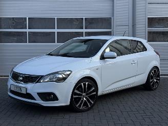 Schadeauto Kia Cee d Pro Cee\'d 1.4 CVVT Seven 2011/2