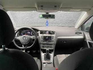 Volkswagen Golf 1.0 TSI Connected Series picture 17