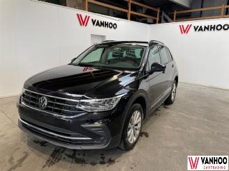 Schadeauto Volkswagen Tiguan  2023/9