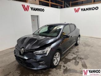 Schadeauto Renault Clio  2021/8