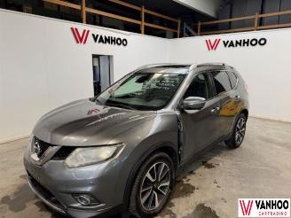 krockskadad bil auto Nissan X-Trail  2018/10