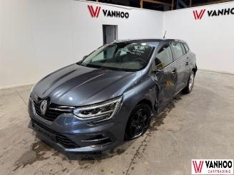 uszkodzony samochody osobowe Renault Mégane  2023/7