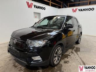 krockskadad bil auto Ssang yong Tivoli  2018/10