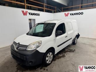 damaged passenger cars Renault Kangoo  2017/5