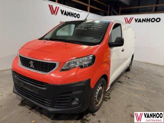 krockskadad bil auto Peugeot Expert  2021/5