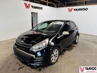 damaged passenger cars Kia Rio  2016/5