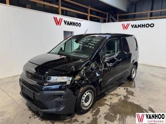 krockskadad bil auto Opel Combo  2025/3