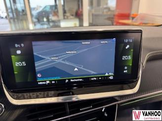 Peugeot 208  picture 16