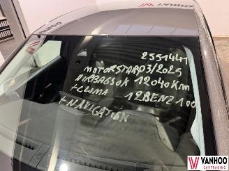 Peugeot 208  picture 25