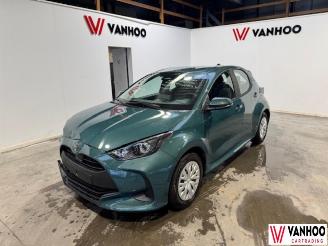 krockskadad bil auto Toyota Yaris  2025/6