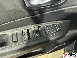 Renault Captur  picture 18