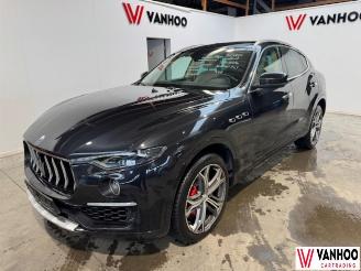 krockskadad bil auto Maserati Levante  2018/11