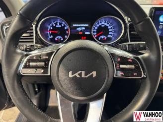 Kia Cee d  picture 16