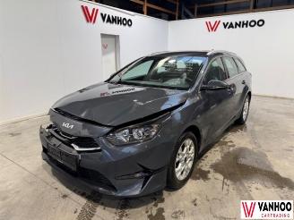 damaged passenger cars Kia Ceed  2023/1