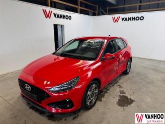 krockskadad bil auto Hyundai I-30  2025/9